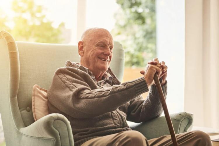 <p><strong>KRİTİK İLA&Ccedil; KULLANANLAR:</strong> Tansiyon, epilepsi veya kan sulandırıcı kullananların d&uuml;zeni bozulmamalıdır.</p>

<p><br />
<strong>KIRILGAN YAŞLILAR VE GEBELER:</strong> Metabolizmanın yıpranma riskine dikkat &ccedil;ekiyor.</p>
