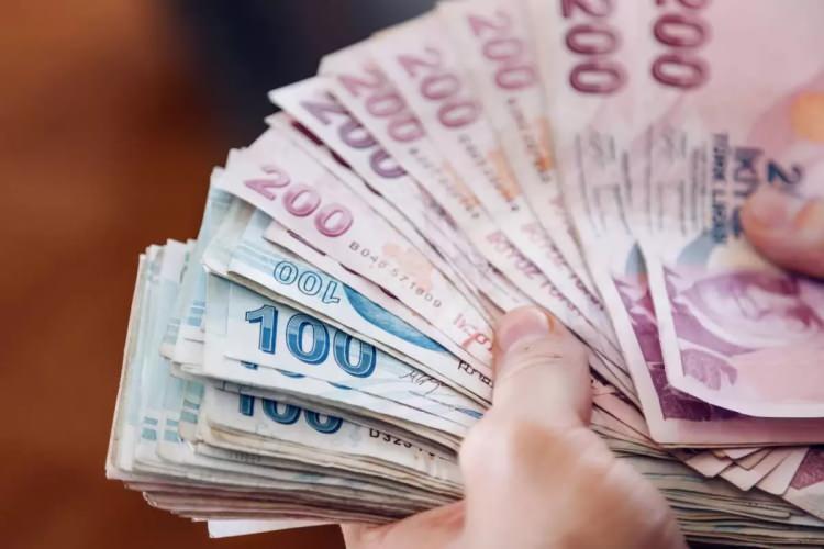 <p>2 milyon TL &ndash; 20 milyon TL arası transferlerde &ldquo;Nakit İşlem Beyan Formu&rdquo; doldurulacak.</p>

<p>20 milyon TL &uuml;zeri işlemlerde paranın kaynağına ilişkin ek bilgi ve belge sunulması gerekecek.</p>

<p>Yapılan a&ccedil;ıklamanın yeterli g&ouml;r&uuml;lmemesi halinde transfer işleminin ger&ccedil;ekleştirilmesine izin verilmeyebilecek.</p>
