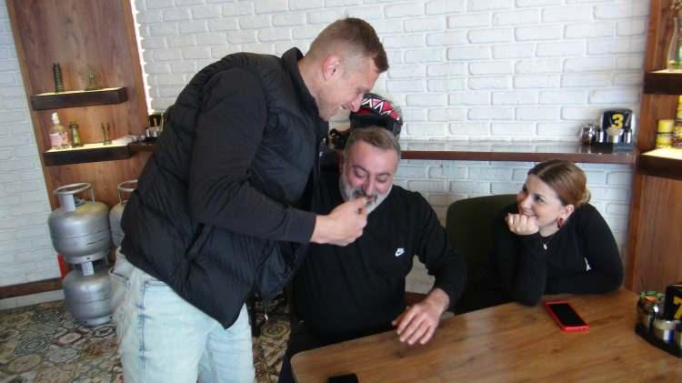 Rus Nikolai, M&uuml;sl&uuml;man değil ama her g&uuml;n oru&ccedil; tutuyor