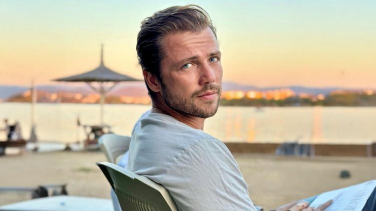 <p><strong>&Uuml;nl&uuml; oyuncunun paylaşımı sevenlerini duygulandırırken, &ccedil;ok sayıda destek mesajı geldi.</strong></p>
