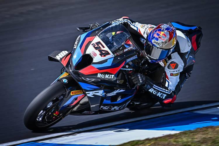 <p>Milli motosiklet&ccedil;i Toprak Razgatlıoğlu, 2026 sezonunda MotoGP'de yarışmak &uuml;zere Prima Pramac Racing takımı i&ccedil;in Yamaha YZR-M1 ile anlaştı.</p>
