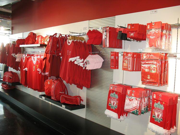 <p>6-Liverpool (148 milyon euro)</p>
