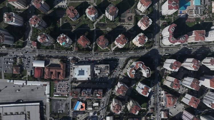 <p><span style="color:#B22222"><strong>BEYLİKD&Uuml;Z&Uuml;'NDE D&Ouml;RT KİŞİDEN BİRİ BURADA YAŞIYOR</strong></span></p>

<p>111 bin 164 kişinin yaşadığı mahalle, Beylikd&uuml;z&uuml;'nde sınırları i&ccedil;erisinde.</p>
