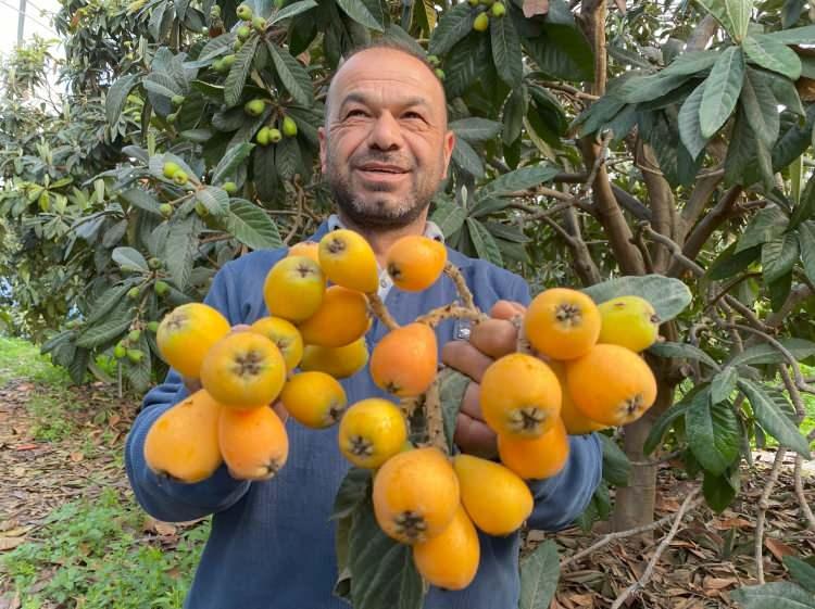 Yılın ilk yenid&uuml;nya hasadı yapıldı: Fiyatı dudak u&ccedil;uklattı