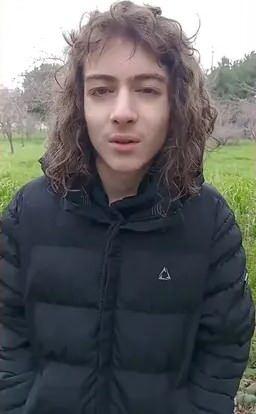 <p>A&ccedil;ıklamasında "<strong>Merhaba değerli arkadaşlar&hellip; 6 yıl s&uuml;ren uzun bir aranın ardından tekrar beraberiz. &Ouml;n&uuml;m&uuml;zdeki s&uuml;re&ccedil;te belirli i&ccedil;erikler &uuml;retmeyi planlıyorum. Bu i&ccedil;erikleri bu hesap &uuml;zerinden paylaşacağım"</strong>&nbsp;dedi.</p>
