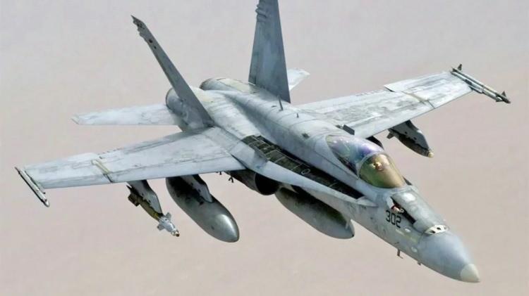 <p><strong>F-18 SAVAŞ U&Ccedil;AKLARI</strong></p>

<p>&nbsp;</p>

<p>&nbsp;</p>

<p>&nbsp;</p>
