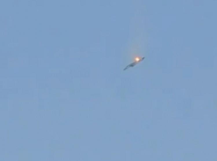 <p><span style="color:#B22222"><strong>KUŞKULARI ARTIRAN KRİTİK HATA</strong></span></p>

<p><br />
ABD'ye ait 3 F 15 u&ccedil;ağının Kuveyt hava sahasında dost ateşiyle d&uuml;ş&uuml;r&uuml;ld&uuml;ğ&uuml; a&ccedil;ıklaması İran'a karşı oluşan ittifak i&ccedil;in soru işaretlerini beraberinde getirdi.</p>

<p>Savunma Havacılık ve Uzay Enstit&uuml;s&uuml; Derneği (DASA) Başkan Yardımcısı Dr. Emekli Albay Murat Kaymak&ccedil;ılar, Kuveyt'te ABD'ye ait 3 F 15 u&ccedil;ağının d&uuml;ş&uuml;r&uuml;lmesinin ABD, İsrail ve genel olarak bu &uuml;lkelerle m&uuml;ttefiklik ilişkisi i&ccedil;erisinde olan Hindistan gibi &uuml;lkelerin basınına bakıldığında, ağırlıklı olarak bir hatadan kaynaklanacak şekilde a&ccedil;ıklandığını s&ouml;yledi.</p>
