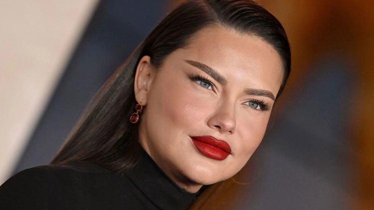 <p><strong>Marko Jarić ile evliliğinden iki kız &ccedil;ocuğu olan Lima, &uuml;nl&uuml; yapımcı Andre Lemmers ile evliliğinden bir erkek bebek d&uuml;nyaya geldi.</strong></p>
