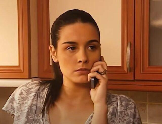 <p><span style="color:#FF0000"><strong>ZEYNEP D&Ouml;RTKARDEŞLER A&Ccedil;IKLAMADA BULUNDU</strong></span></p>

<p><strong>Yaşananların ardından s&ouml;z konusu iddialarda adı yer alan Zeynep D&ouml;rtkardeşler de sosyal medya hesabından paylaşımda bulunarak Baykal'a destek oldu. &Uuml;nl&uuml; sanat&ccedil;ıya her zaman minnettar olduğunu s&ouml;yleyen D&ouml;rtkardeşler, ş&ouml;yle konuştu:</strong></p>

<p><strong>"16 yaşında girdiğim bu meslekte bana hem abla, hem anne, hem de hoca olan benim Melek ablam&hellip; Daha ge&ccedil;en hafta oyununu izlemeye geldiğimde ne g&uuml;zel sarıldık. Seni ve bana kattıklarını &ccedil;ok iyi biliyorum. Hissettiğim tek duygu, sonsuz minnettarlık&hellip; Sana s&ouml;yleyeceğim tek şey teşekk&uuml;rler hocam. Her zaman yanında ve arkandayım; gerisi teferruattır."</strong></p>
