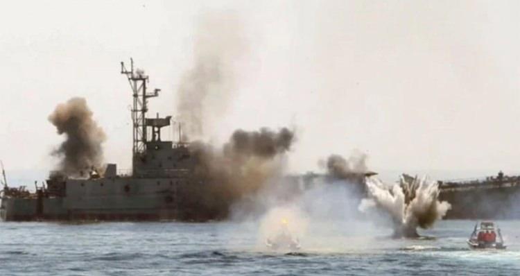 <p>İran basınında yer alan haberlere g&ouml;re, İran Devrim Muhafızları Ordusu, Basra K&ouml;rfezi'nin kuzeyinde ABD'ye ait bir petrol tankerini f&uuml;zelerle hedef aldı.</p>
