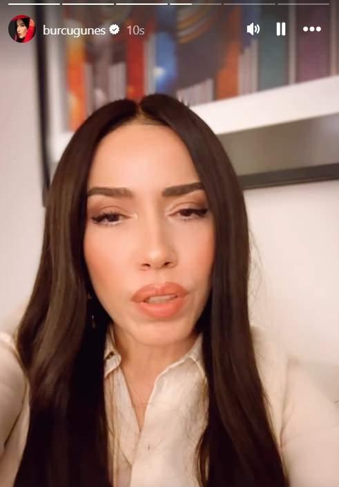 <p><span style="color:#800080"><em><strong>"Ve bu, bu d&ouml;neme ait bir şey değil bence. Ben &ccedil;ok uzun yıllardır inanılmaz soyut bir ortam g&ouml;r&uuml;yorum. Hi&ccedil;bir şeyin yerli yerine, hak ettiği yere konulmadığı bir durum g&ouml;r&uuml;yorum. Tabii ki bunu sadece kendi sekt&ouml;r&uuml;m i&ccedil;in konuşmuyorum. Ama bu &ccedil;ok &ccedil;ok &ouml;nemli ve tartışılması gereken bir durum bizler i&ccedil;in"</strong></em></span></p>
