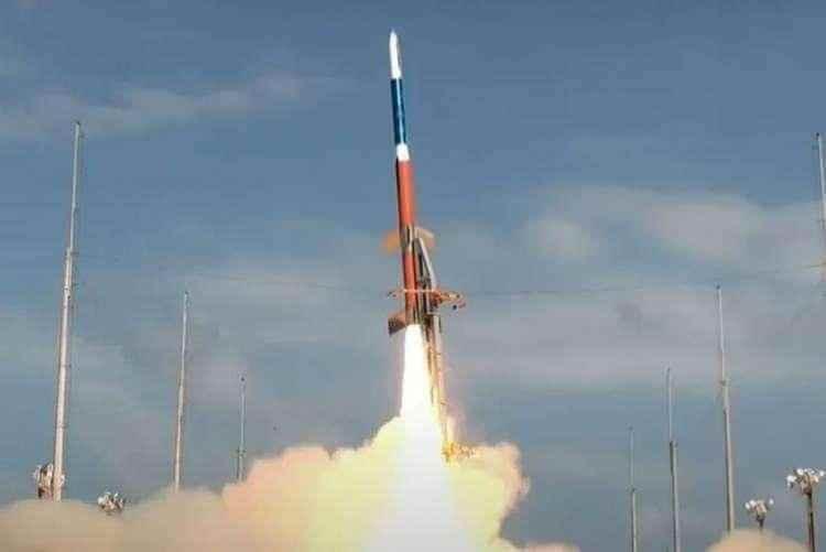 <p><strong><span style="color:#B22222">RATO-14X</span>&nbsp; |&nbsp; Geliştirme aşamasında</strong></p>

<p>&nbsp;</p>

<p>30 kilometre y&uuml;ksekliğe fırlatabilen 14 metre y&uuml;ksekliğinde, 15 tonluk bir roketin yapımını i&ccedil;eriyor. Roket, Mach 8'i aşan hızlara ulaşacak.</p>
