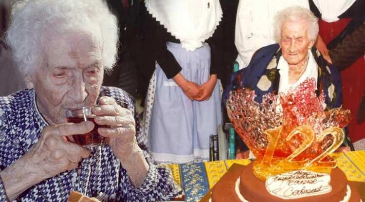 <p><span style="color:#B22222"><em><strong>"D&uuml;nyanın kayda ge&ccedil;miş en uzun &ouml;m&uuml;rl&uuml; insanı" olarak bilinen ve 122 yaşında hayatını kaybeden Jeanne Calment, modern tıp d&uuml;nyasını hayrete d&uuml;ş&uuml;ren bir isim. Unvanını hala koruyan Calment'in uzun yaşam sırrı ise her zaman b&uuml;y&uuml;k bir merak konusu haline geldi. İşte, Calment'in hayatı boyunca hi&ccedil; eksik etmediği sağlık t&uuml;yoları...</strong></em></span></p>
