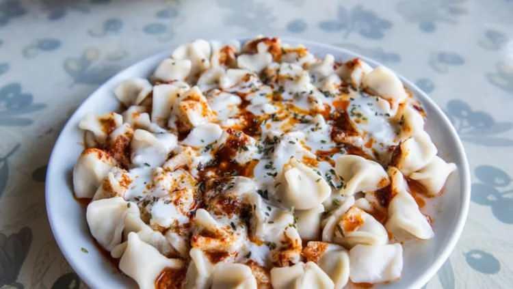 <p><span style="color:#B22222"><strong>15. MANTI</strong></span></p>
