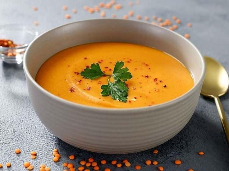 <p><strong>10. MERCİMEK &Ccedil;ORBASI</strong></p>

<p>&nbsp;</p>
