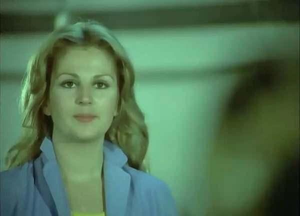 <p><strong>Ayrıca "Hale Soygazi'nin hayatı film olsa kim oynasın isterdiniz? sorusu &uuml;zerine &uuml;nl&uuml; sanat&ccedil;ı, "Nerden bileyim ben! Bilmiyorum istemiyorum" dedi.</strong></p>
