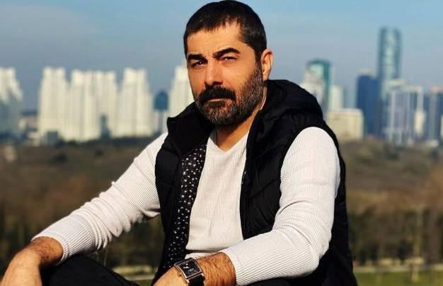 <p>"O insanlar senden &ccedil;ok beni sayar İbrahim Tatlıses." diyen oğul Ahmet Tatlıses "Sen mikrofonla &ccedil;ıkardın, arka tarafta bize &lsquo;temizle&rsquo; derdin." şeklinde konuştu</p>
