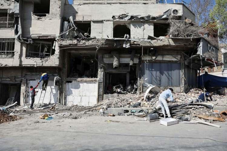 <p><span style="color:#B22222"><strong>İSRAİL'İN L&Uuml;BNAN'A SALDIRILARI</strong></span></p>

<p>İsrail ordusundan 2 Mart'ta yapılan a&ccedil;ıklamada, L&uuml;bnan'dan f&uuml;ze atıldığının tespit edilmesinin ardından &uuml;lkenin kuzeyinde sirenlerin devreye girdiği belirtilmişti.</p>
