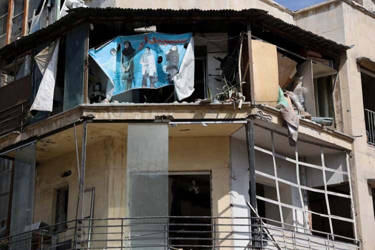 <p>Ardından, L&uuml;bnan geneline hava saldırıları başlattığını duyuran ve başkent Beyrut'u hedef alan İsrail ordusu, havadan ve denizden yoğun saldırılar d&uuml;zenlediği L&uuml;bnan'da kara işgalini genişletme kararı almıştı.</p>

<p>&nbsp;</p>
