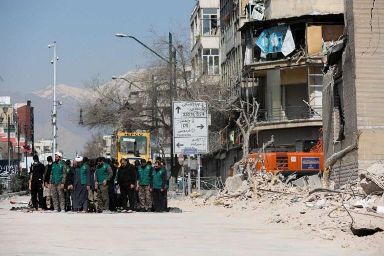 <p>L&uuml;bnan Sağlık Bakanlığı, İsrail'in L&uuml;bnan'a d&uuml;zenlediği hava saldırılarında &ccedil;ok sayıda kişinin &ouml;ld&uuml;ğ&uuml;n&uuml; bildirmişti.</p>

<p>&nbsp;</p>
