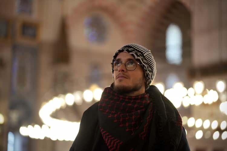 İspanyol gen&ccedil;, Filistin direnişinden etkilenip M&uuml;sl&uuml;man oldu 