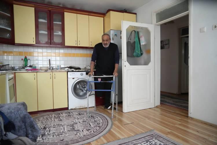 <p><em><strong>"Canik Belediye Başkanımız İbrahim Sandık&ccedil;ı, Celal'i işe almıştı. Bir s&uuml;re &ccedil;alıştı, daha sonra işten ayrılarak İstanbul'a gitti. Bu kadar &uuml;nl&uuml; olacağını bilmiyorduk.&nbsp;</strong></em></p>
