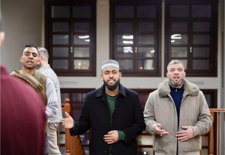 <p><span style="color:#A52A2A"><strong>EŞİ DOSTU ONUNLA GURUR DUYUYOR&nbsp;</strong></span></p>

<p>&nbsp;</p>

<p>Ailesi ve mahalle sakinleri, Celal Karat&uuml;re ile gurur duyduklarını s&ouml;yledi.</p>
