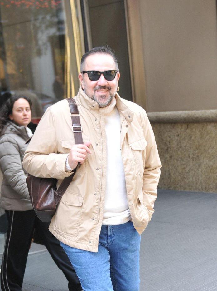 <p><strong>Son zamanlarda verdiği kilolarla g&uuml;ndeme gelen Demirer, ayak&uuml;st&uuml; gazetecilerin sorularına yanıtladı.</strong></p>
