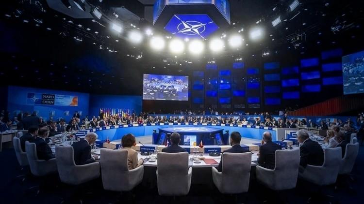 <p>Konsey Toplantısı: NATO'nun karar alma mekanizması olan Kuzey Atlantik Konseyi acilen toplanır.</p>

<p>​</p>
