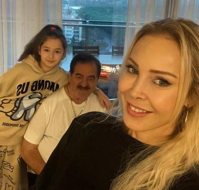 <p><strong>İbrahim Tatlıses ve Ayşeg&uuml;l Yıldız'ın kızları Elif Ada Tatlıses'in voleybol oynarken &ccedil;ekilen g&ouml;r&uuml;nt&uuml;s&uuml; ve hen&uuml;z 12 yaşında olmasına rağmen boyunun uzunluğu sosyal medyada g&uuml;ndem oldu.</strong></p>
