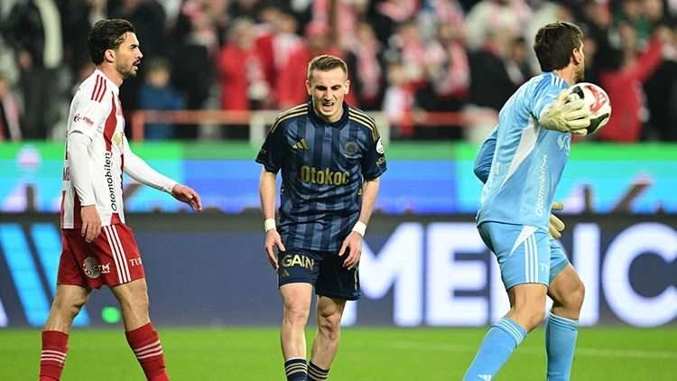 <p>Dilmen, UEFA Avrupa Ligi'nde Fenerbah&ccedil;e'nin Nottingham Forest ile deplasmanında oynadığı ma&ccedil;ta attığı 2 golle yıldızlaşan Kerem Akt&uuml;rkoğlu&rsquo;nun oyundan alınmasına tepki g&ouml;sterdi.</p>
