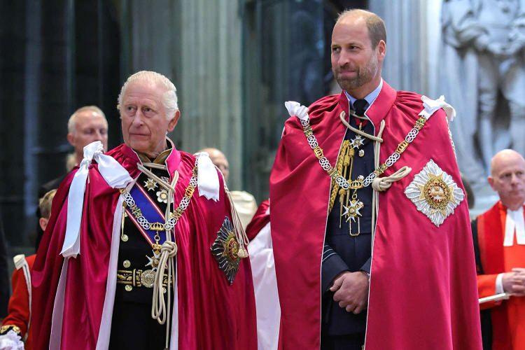 <p><strong>Kral Charles'ın b&uuml;y&uuml;k oğlu ve varisi olan Prens William'ın, daha şimdiden tahtın varisi gibi davrandığı ve kendisine bağımsız bir saray kurduğu s&ouml;yleniyor..</strong></p>
