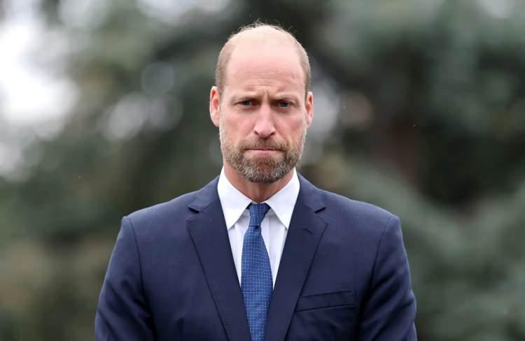 <p><span style="color:#B22222"><strong><em>"Bunu farklı bir şekilde yapmaya &ccedil;alışıyorum ve bunu kendi neslim i&ccedil;in yapmaya &ccedil;alışıyorum. Bunu daha iyi anlamanız i&ccedil;in, 'kraliyet' kelimesindeki 'R' harfini belki daha k&uuml;&ccedil;&uuml;k tutarak yapıyorum"</em></strong>&nbsp;</span></p>
