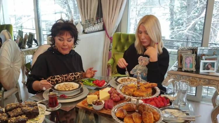 <p><span style="color:#B22222"><strong>B&Uuml;Y&Uuml;K İLGİ G&Ouml;R&Uuml;YORLARDI</strong></span></p>
