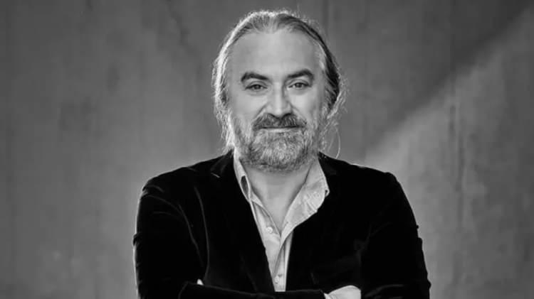 <p><strong>KIZIYLA BİRLİKTE ŞARKI S&Ouml;YLEDİĞİ ANLARI PAYLAŞTI</strong></p>
