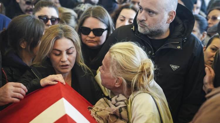 <p><strong>Konak, ge&ccedil;tiğimiz g&uuml;nlerde merhum eşini doğum g&uuml;n&uuml;nde yaptığı duygusal bir paylaşımla anmıştı.&nbsp;</strong></p>
