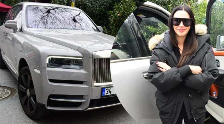 <p><span style="color:#B22222"><em><strong>Yıllardır l&uuml;ks tarzıyla bilinen eski milli futbolcu Arda Turan'ın eşi Aslıhan Doğan Turan, Etiler'de milyonluk aracıyla g&ouml;r&uuml;nt&uuml;lendi. Rolls-Royce Cullinan aracıyla şehir turu yapan Turan'ın l&uuml;ks aracının fiyatı hayrete d&uuml;ş&uuml;rd&uuml;.</strong></em></span></p>
