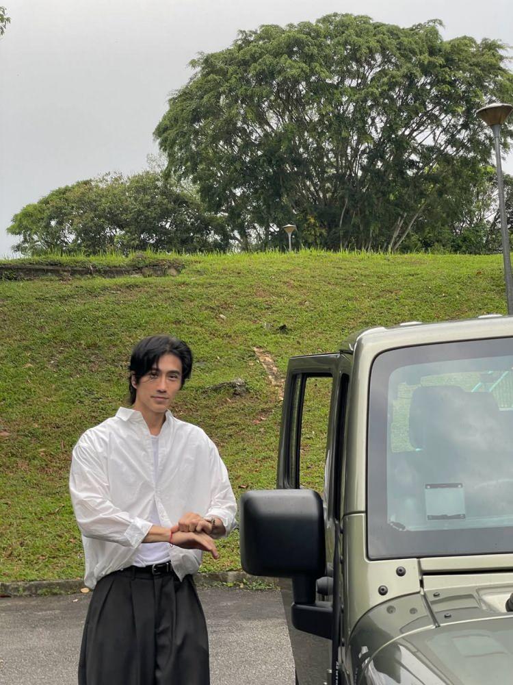 <p>1966 &Ccedil;in doğumlu olduğu bilinen Chuando Tan yaptığı doğum g&uuml;n&uuml; paylaşımına;&nbsp;&ldquo;Bug&uuml;n, 60. yaş g&uuml;n&uuml;mde, zamanın tek ger&ccedil;ek zenginlik olduğunu hatırlıyorum. Her g&uuml;neş doğuşu bir miras olarak geliyor, bir garanti değil. Hala bu d&uuml;nyada var olduğum i&ccedil;in minnettarım. Şimdi daha bilgece olan yol basit: her g&uuml;n doğaya ve g&uuml;neş ışığına d&ouml;nmek ve kendimi kalıcı olanla uyumlu hale getirmeliyim. D&uuml;nyada BARIŞ diliyorum.&rdquo;</p>

<p>&nbsp;</p>
