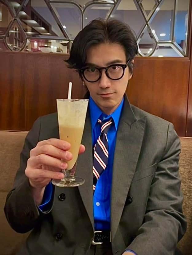 <p>1966'lı olan &uuml;nl&uuml; isim 60.yai g&uuml;n&uuml;n&uuml; balonlarla kutlayarak sosyal medya hesabından yayınladı.&nbsp;</p>
