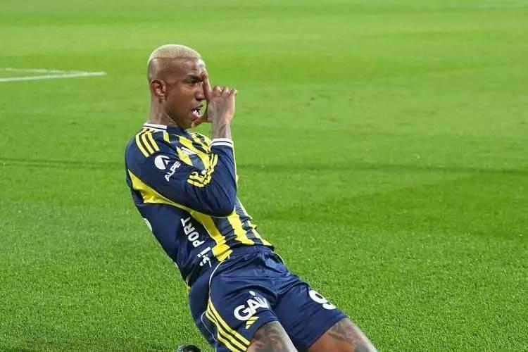 <p>4- Anderson Talisca | Fenerbah&ccedil;e | 23 ma&ccedil; - 13 gol</p>
