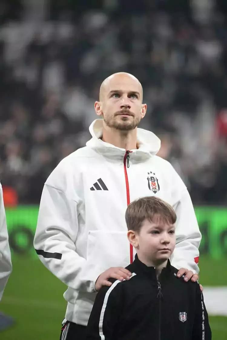 <p>4- Vaclav Cerny | Beşiktaş | 20 ma&ccedil; - 8 asist</p>
