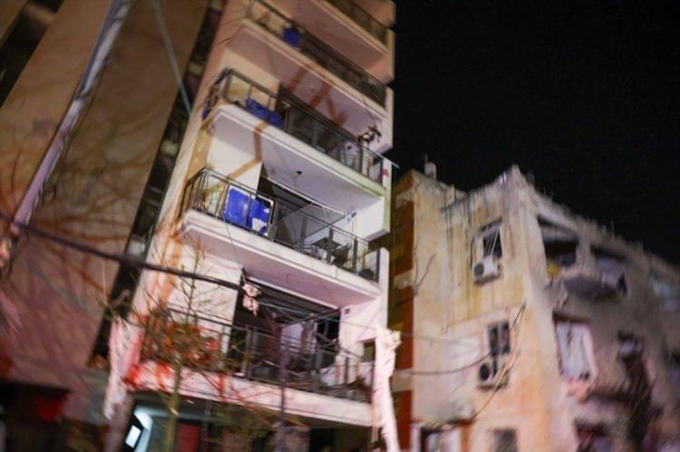 <p><strong>DEMİR KUBBE F&Uuml;ZELERİ ETKİSİZ HALE GETİREMEDİ</strong></p>

<p>İran'ın misillemeleri sonrası peş peşe İsrail'e g&ouml;nderilen f&uuml;zeler, Tel Aviv'de b&uuml;y&uuml;k bir hasara neden oldu.&nbsp;</p>
