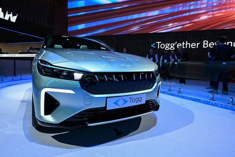 <div>&Ouml;rneğin 2 milyon 475 bin TL kredi kullanarak T10F V2&rsquo;ye 48 ay vade, 2,69 faiz, 94 bin 807 TL aylık geri &ouml;demeyle; T10X V2&rsquo;ye 48 ay vade, 2,74 faiz, 95 bin 744 TL aylık geri &ouml;demeyle peşinat olmadan sahip olma fırsatı sunuluyor. &Uuml;stelik Togg&rsquo;da mart ayına &ouml;zel şirket filosunu d&ouml;n&uuml;şt&uuml;rmek isteyen kurumsal kullanıcılar i&ccedil;in 5 ve &uuml;zeri alımlarda ek fırsatlar da yer alıyor.</div>

<div>&nbsp;</div>
