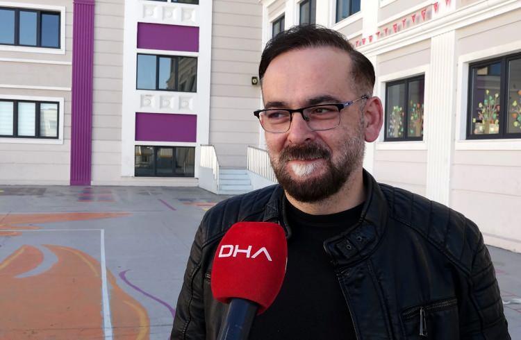<p><strong>Kızının başarısıyla gurur duyduğunu ifade eden Mehmet Salih Saka ise</strong>&nbsp;<strong><span style="color:rgb(128, 0, 128)"><em>"Kızım benim gurur kaynağım. Eğitimiyle annesi daha &ccedil;ok ilgilendi. Yetenekli ve başarılı bir kızımız var zaten. Onu sevgiyle b&uuml;y&uuml;tt&uuml;k. Mutlu oluyorum, duygulanıyorum ve gururlanıyorum. Online eğitimler alıyor ve maddi imkanlarımız doğrultusunda &ouml;zel hocada tutuyoruz"</em></span>&nbsp;dedi.</strong></p>
