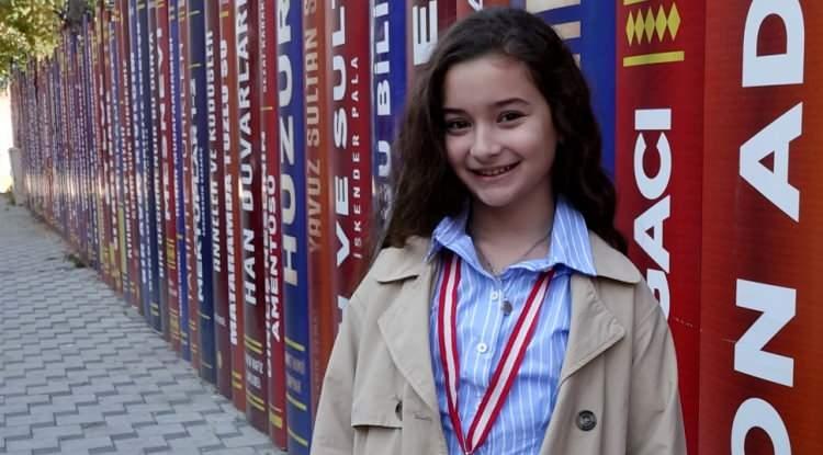 10 yaşındaki Lina Saka, matematikte d&uuml;nya birincisi olan tek T&uuml;rk oldu!