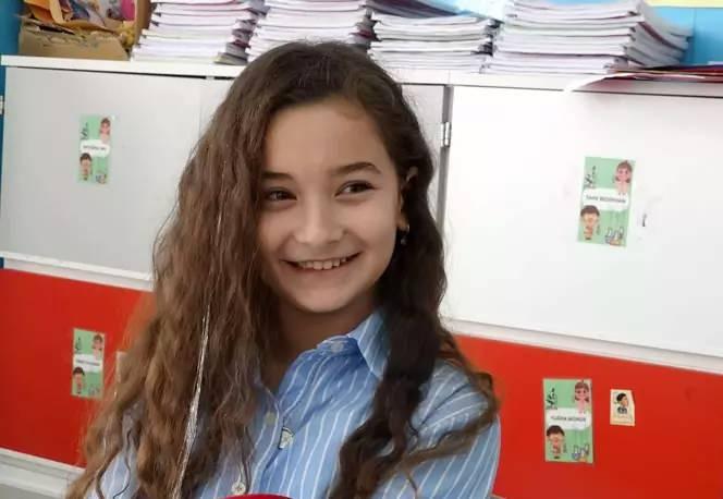 <p><strong>Son olarak katıldığı STEM Olimpiyatları'nda kendi yaş grubunda 100 tam puan alarak altın madalyanın sahibi olan tek T&uuml;rk olma &uuml;nvanı kazanan Liana, Temmuz ayında İtalya'nın başkenti Roma'da d&uuml;zenlenecek b&uuml;y&uuml;k finalde T&uuml;rkiye'yi temsil etme hakkı kazandı.</strong></p>
