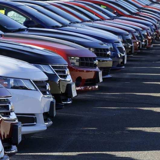 <p>&Ouml;zellikle yerli &uuml;retim kriterini karşılayan se&ccedil;eneklerde 800 bin liraya ulaşan indirimler, y&uuml;ksek liste fiyatlarını daha makul seviyelere &ccedil;ekiyor.</p>

<p>&nbsp;</p>
