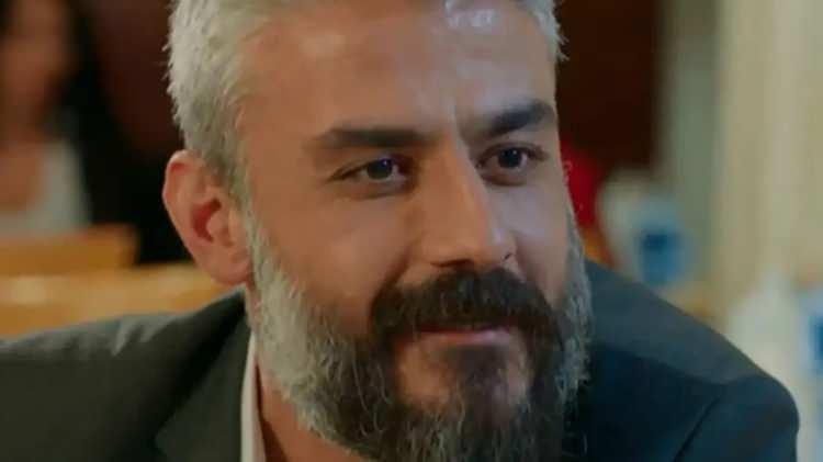 <p><strong>45 yaşında ge&ccedil;irdiği kalp krizi sonucu hayatını kaybeden Poyraz Karayel dizisinin efsane oyuncusu Kanbolat G&ouml;rkem Arslan'ın eşi Hicran Akın, sosyal medya hesabından yaptığı duygusal bir paylaşımla eşine veda etti.</strong></p>
