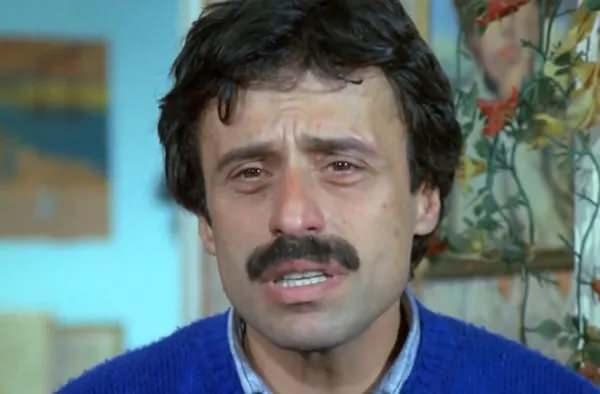 <p><strong>Yayınlandığı d&ouml;neme damga vuran 'S&uuml;per Baba' dizisinde 'Fikret Aksu' karakteriyle hafızalara kazınan &uuml;nl&uuml; oyuncu Şevket Altuğ, sosyal medya hesabından yaptığı paylaşımla yıllar sonra g&uuml;ndem oldu.</strong></p>
