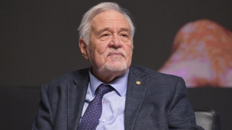 <p>&Uuml;nl&uuml; tarih&ccedil;i 78 yaşında hayatını kaybetti.</p>
